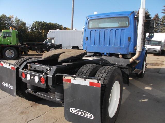 Image #2 (2005 FREIGHTLINER M2 S/A 5TH WHEEL TRUCK)